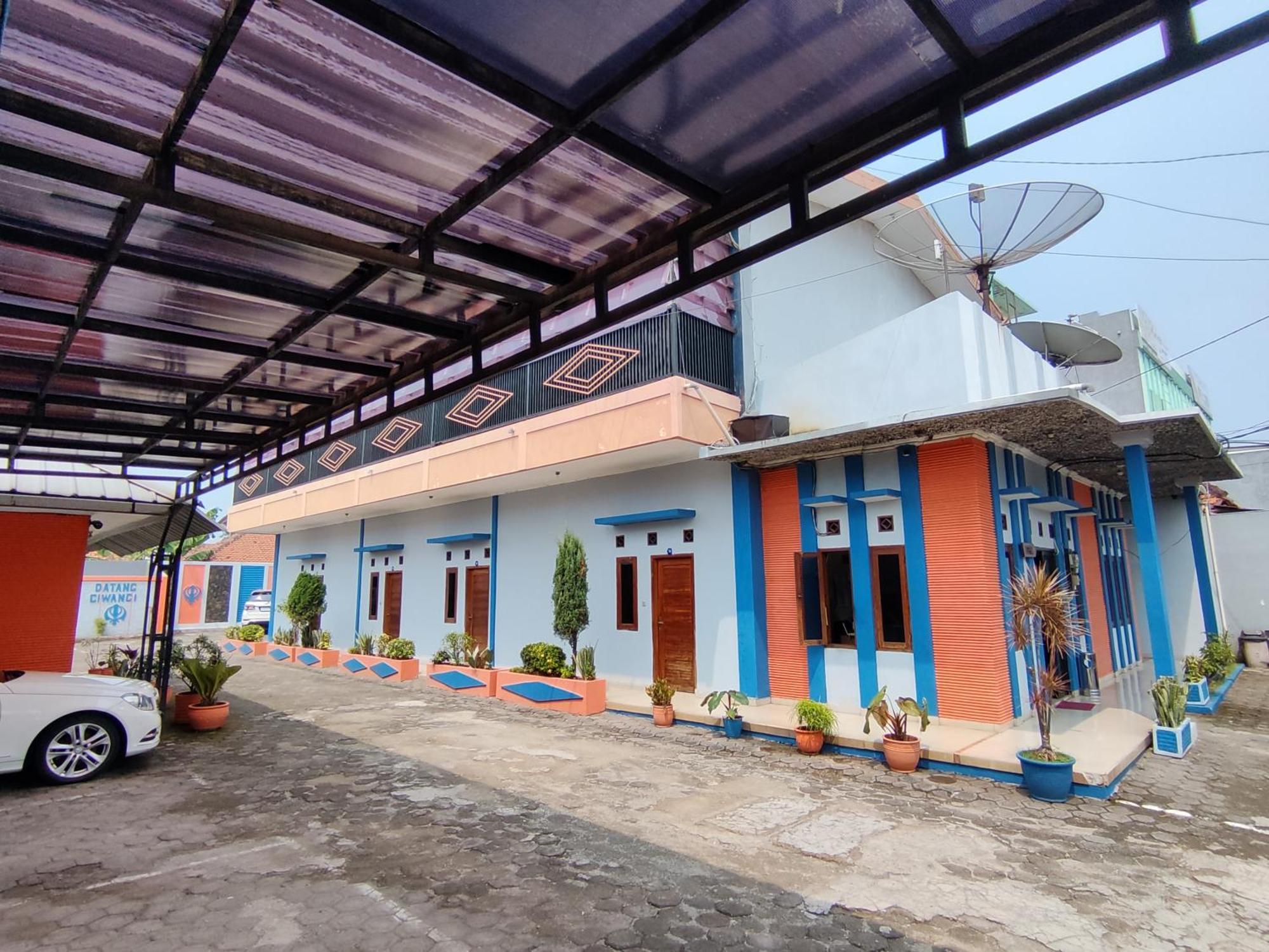 Ciwangi Hotel 2*