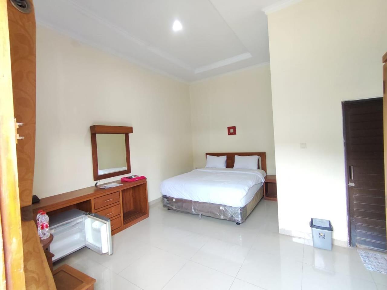 Ciwangi Hotel 2*